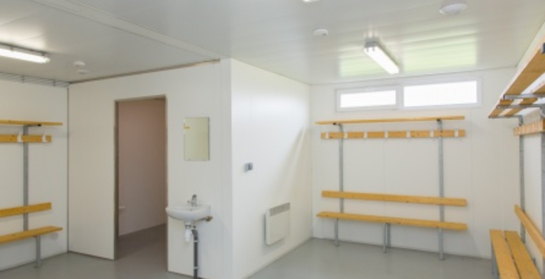 A SAISIR : VESTIAIRES SPORTIFS 262 M²